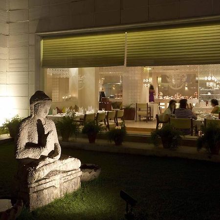 32Nd Milestone Ξενοδοχείο Γκουργκάον Εξωτερικό φωτογραφία